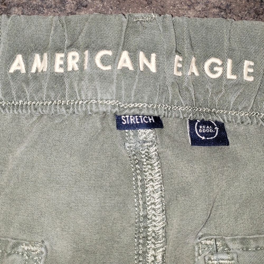 American Eagle Dreamy Drape Mid Rise Baggy Wide Leg Cargo Pants - Picture 5 of 9